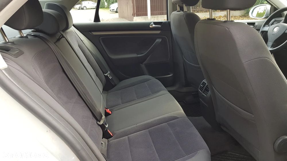 Volkswagen Jetta 1.9 TDI DPF Comfortline - 11