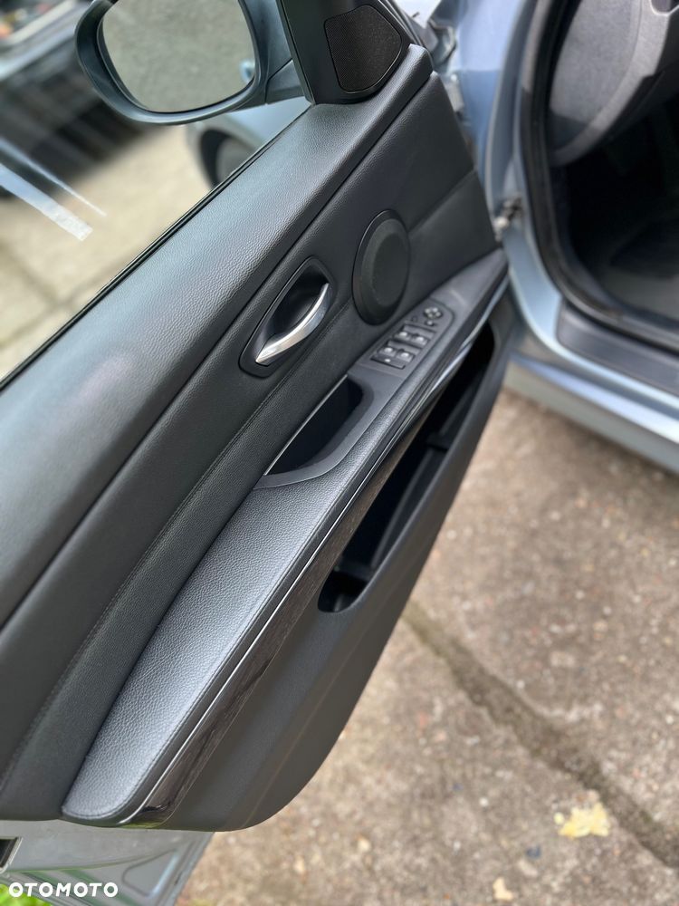 BMW Seria 3 - 25