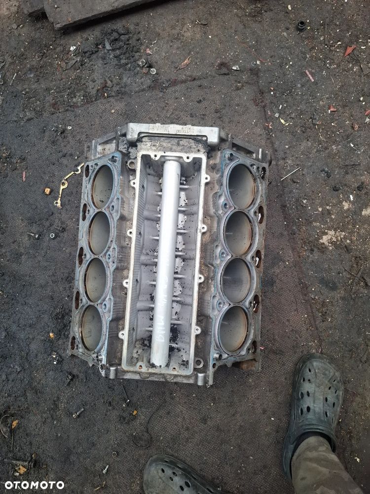 BMW E60 E65 4,4 V8  blok silnika na stolik - 1