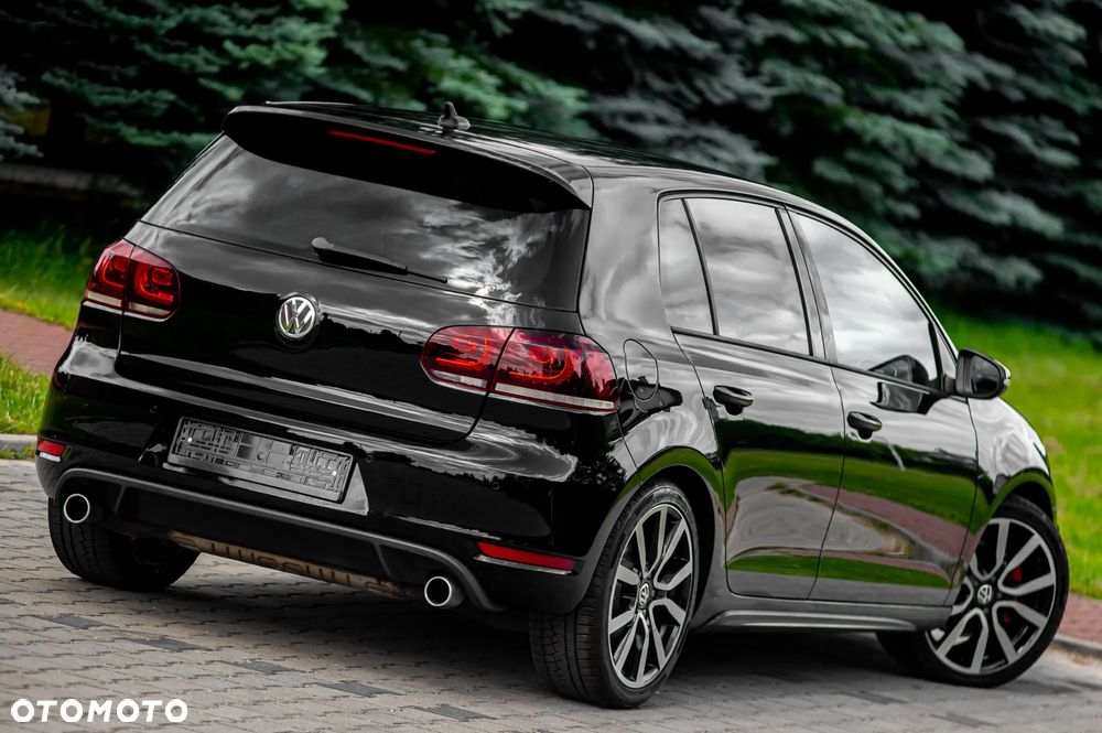 Volkswagen Golf 2.0 GTI DSG adidas - 12
