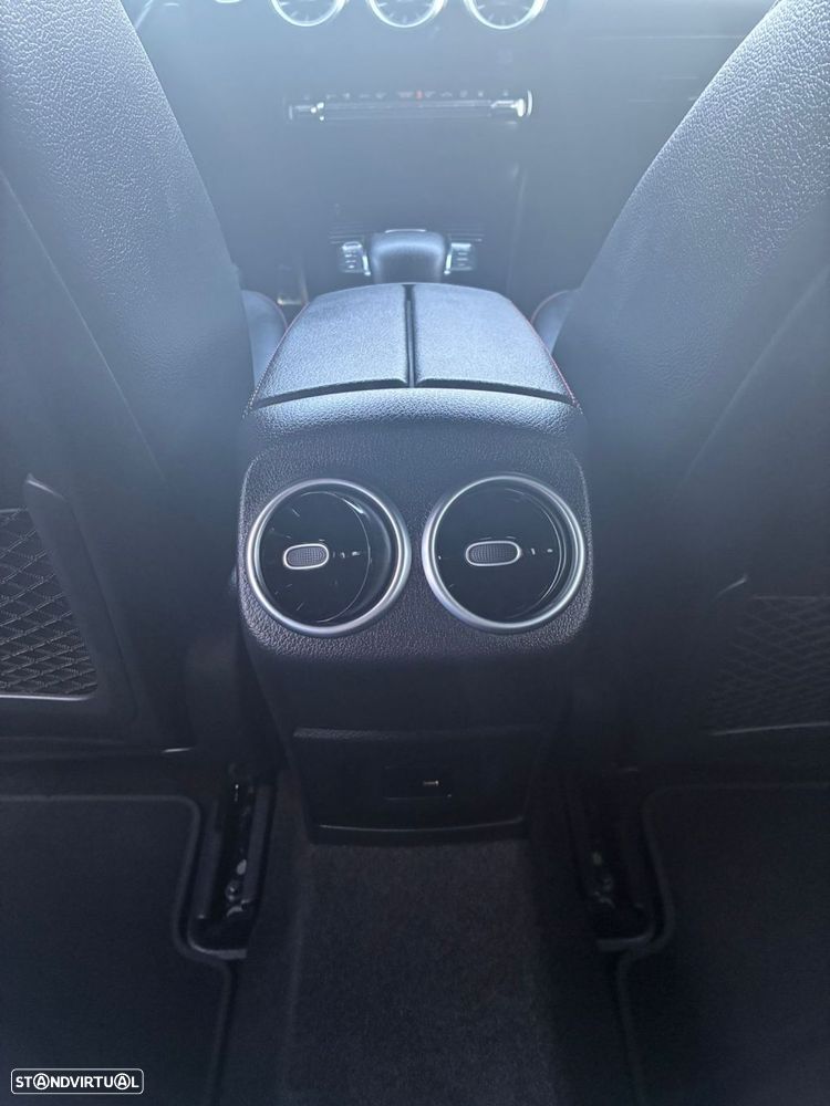 Mercedes-Benz CLA 250 - 25