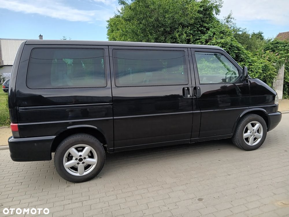 Volkswagen Multivan - 11