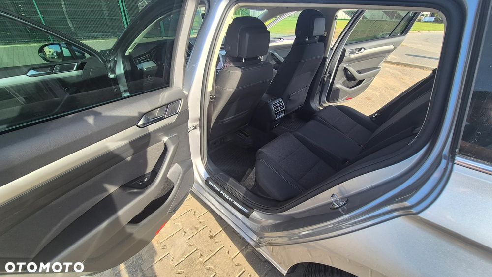 Volkswagen Passat - 17