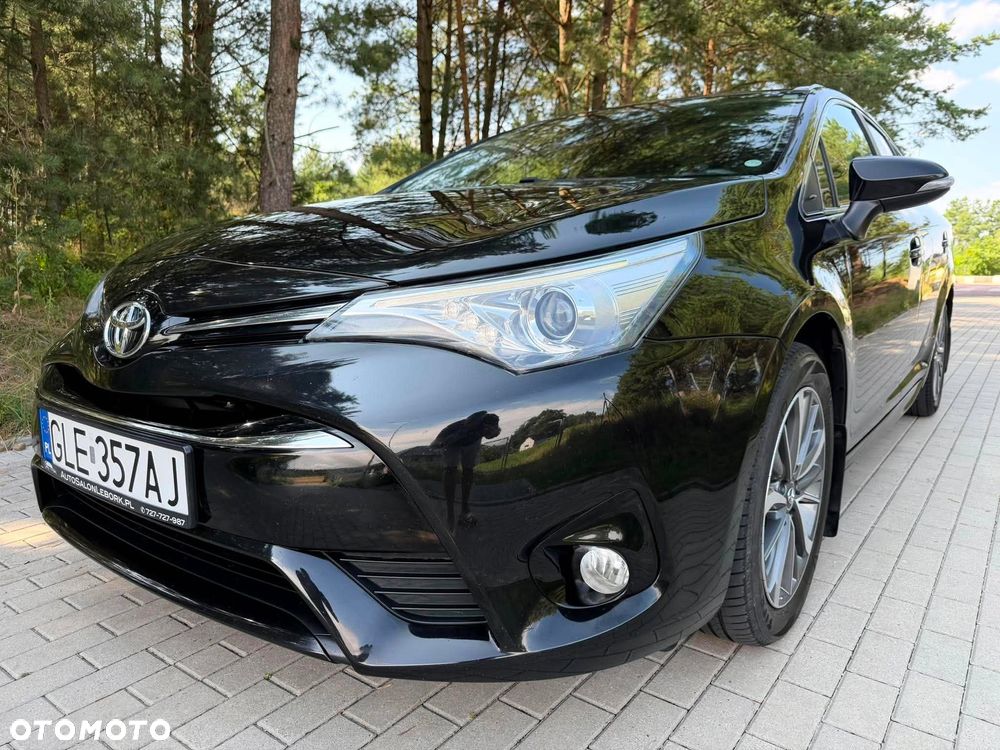 Toyota Avensis 1.8 Premium MS - 12