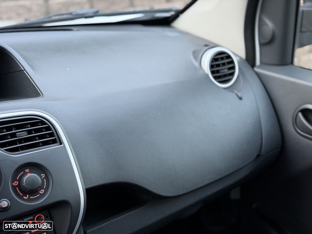 Renault Kangoo Maxi Z.E. 33 Eletric - 15
