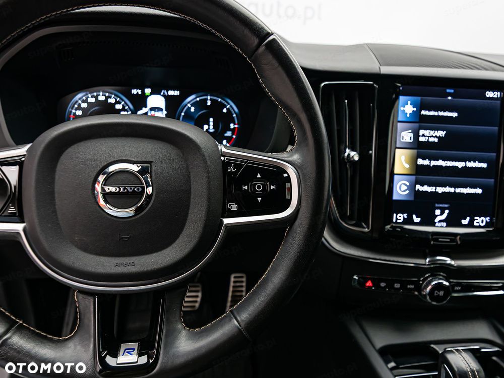 Volvo XC 60 B4 D AWD R-Design - 17