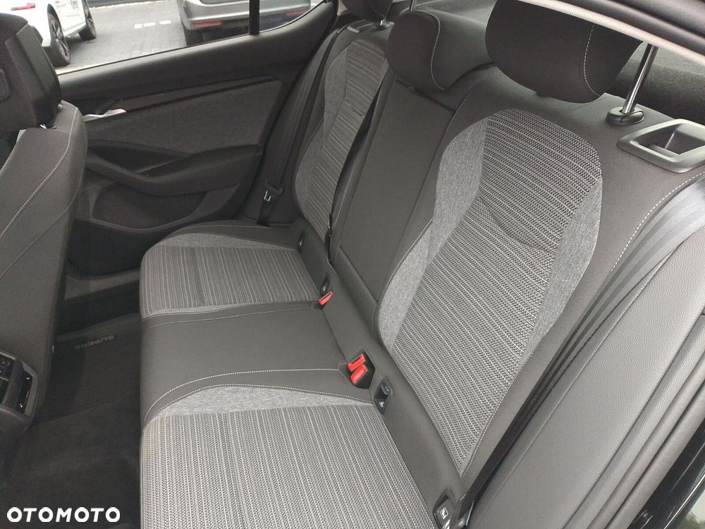 Skoda Superb 2.0 TDI SCR Selection DSG - 17