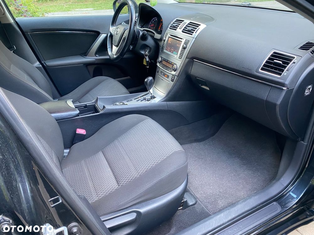 Toyota Avensis Touring Sports 1.8 Multidrive S Comfort - 18