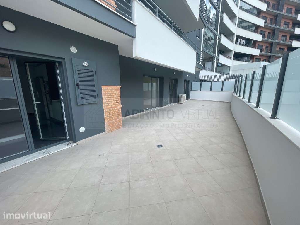 Vende-se magníficos T3 novos com terraço e garagem, nas Colinas do ... - Grande imagem: 4/13