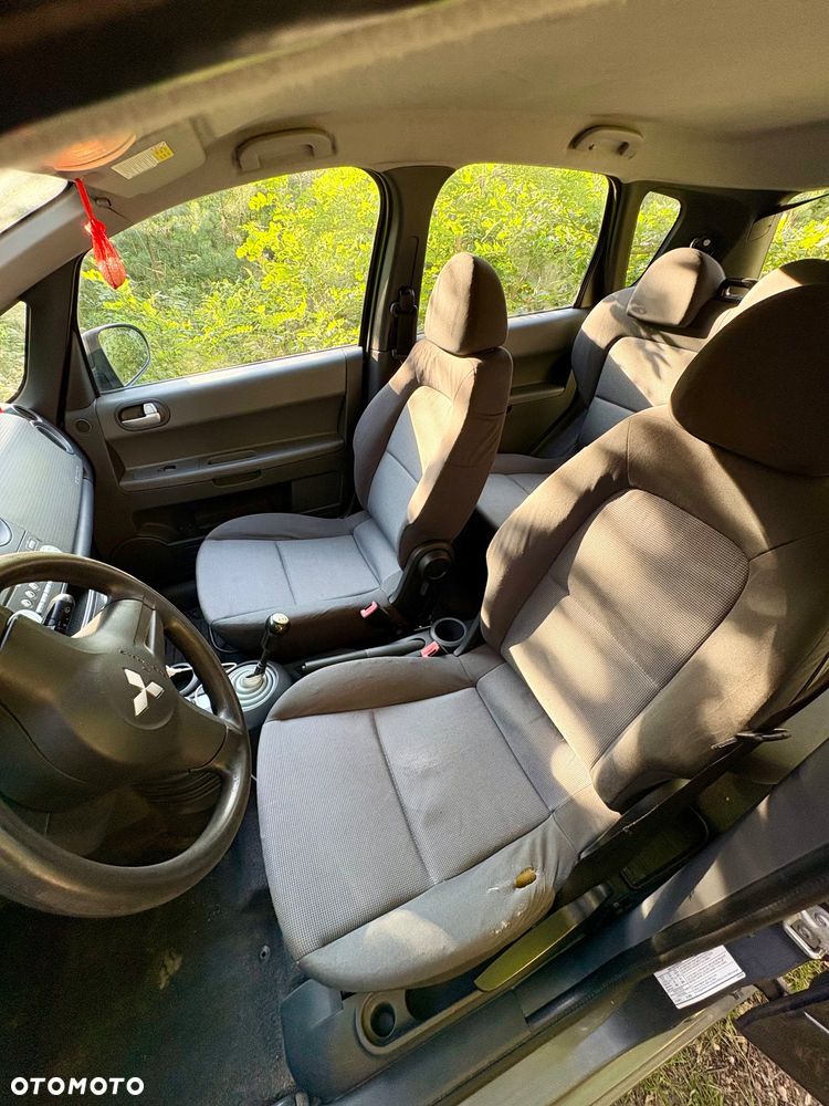 Mitsubishi Colt - 6
