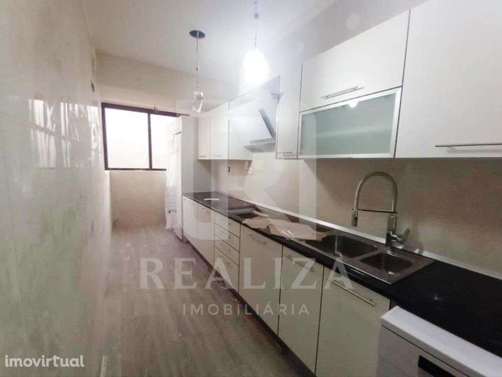 Apartamento T3 remodelado duplex com terraço e garagem na Costa da ... - Grande imagem: 5/31