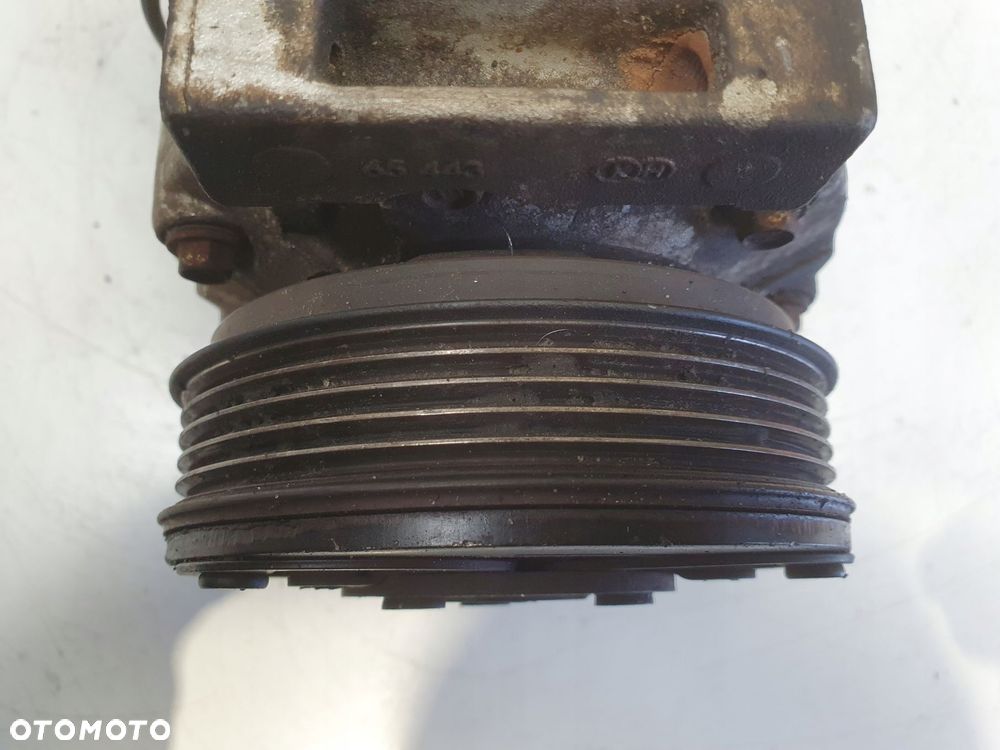 SPRĘŻARKA KLIMATYZACJI Volvo V70 III 2.4 D5 _ pompa 36051063 - 3