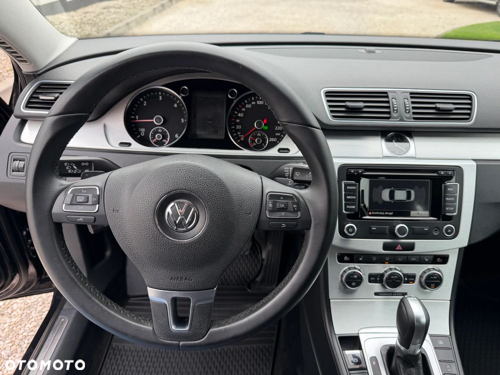 Volkswagen Passat 2.0 TDI Highline DSG - 16