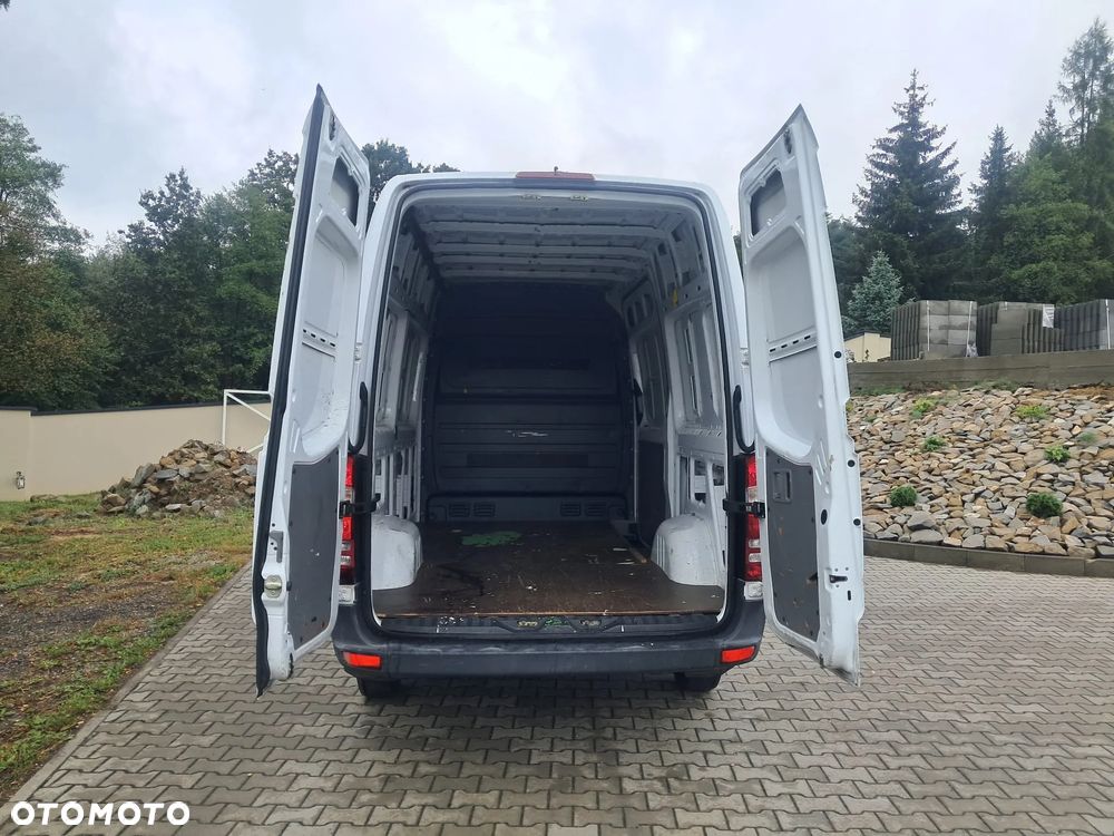 Mercedes-Benz Sprinter - 7