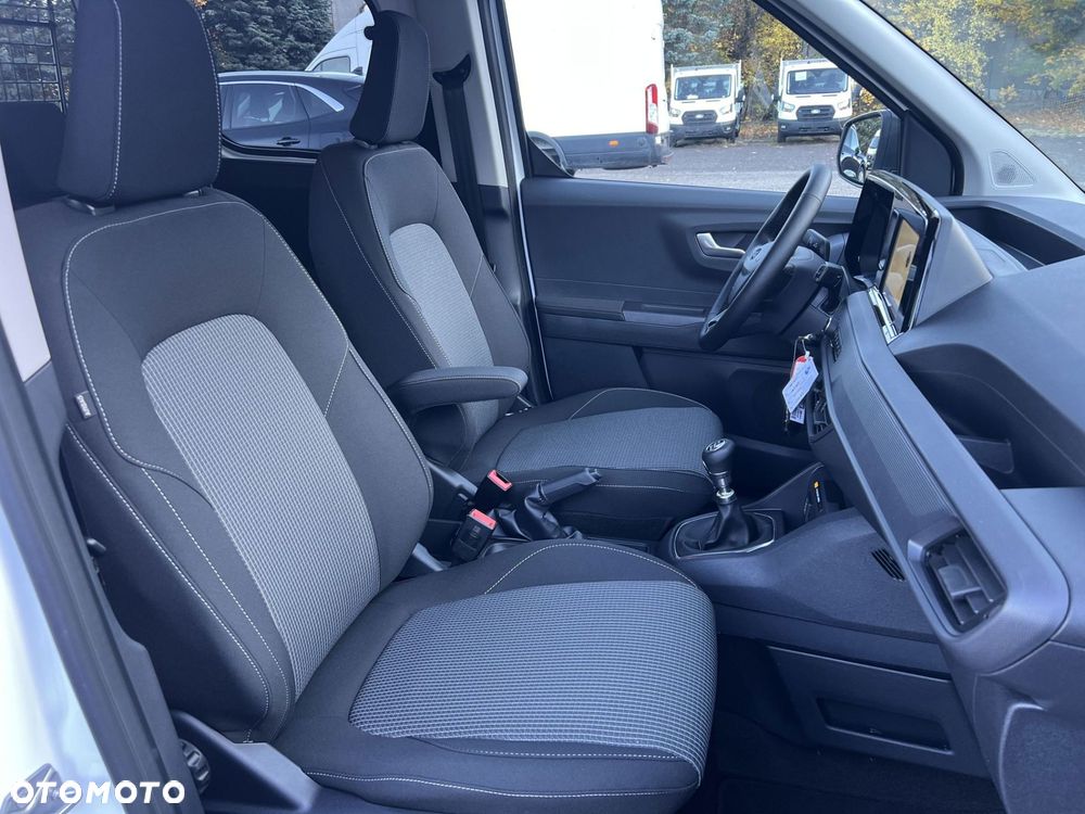 Ford Transit Courier - 24