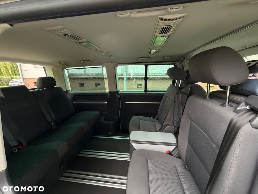 Volkswagen Multivan - 12