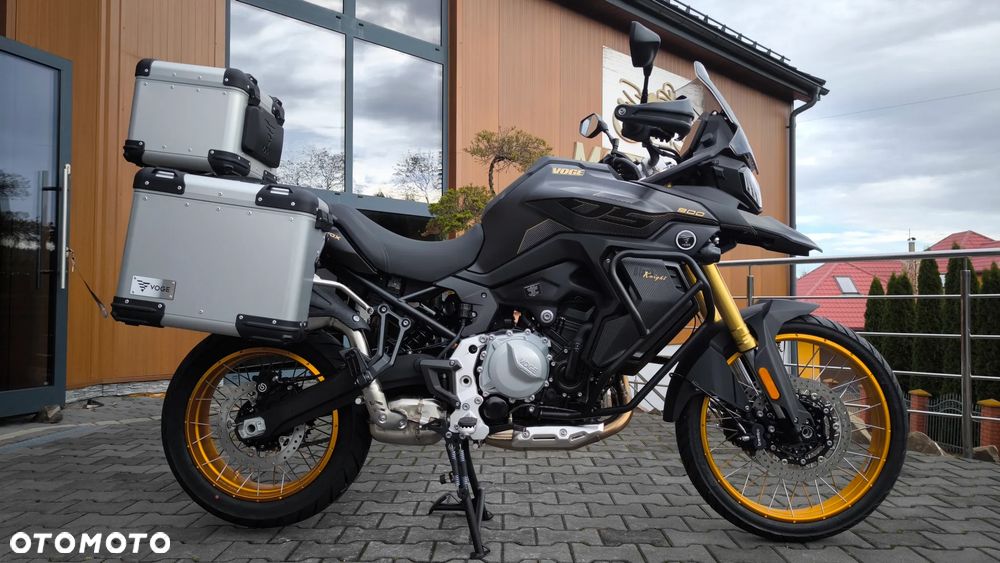 Voge 900DSX