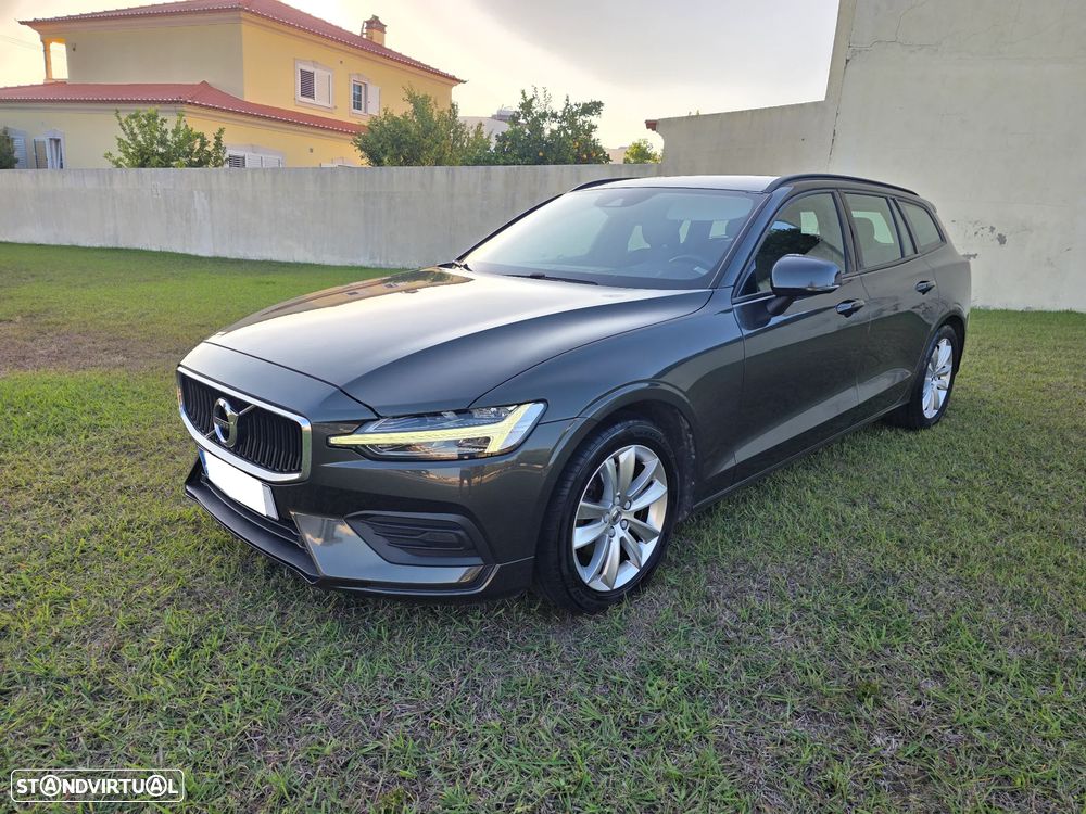 Volvo V60 2.0 D3 Momentum Core - 1