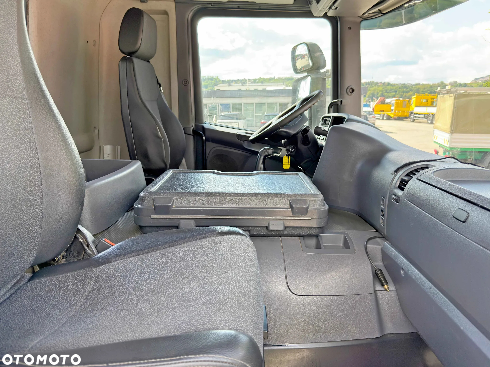 Scania P 420 * PLATFORMA 7,00 m * HIAB 600 EP - 5 + PILOT * 8x4 * STAN BDB - 11