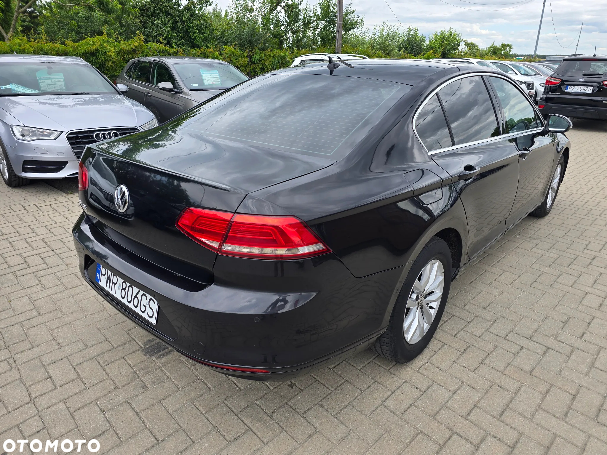 Volkswagen Passat - 4