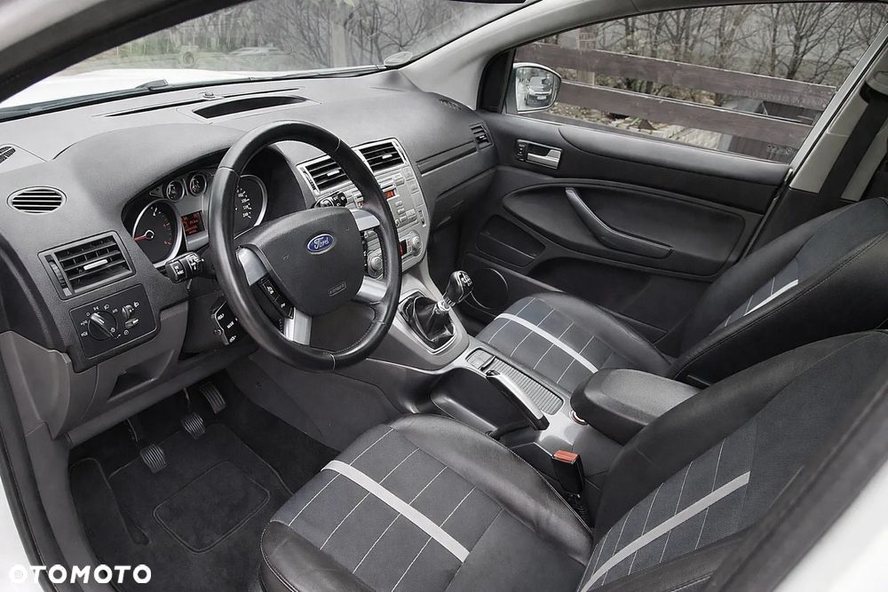 Ford Kuga 2.0 TDCi 4x4 Titanium - 12