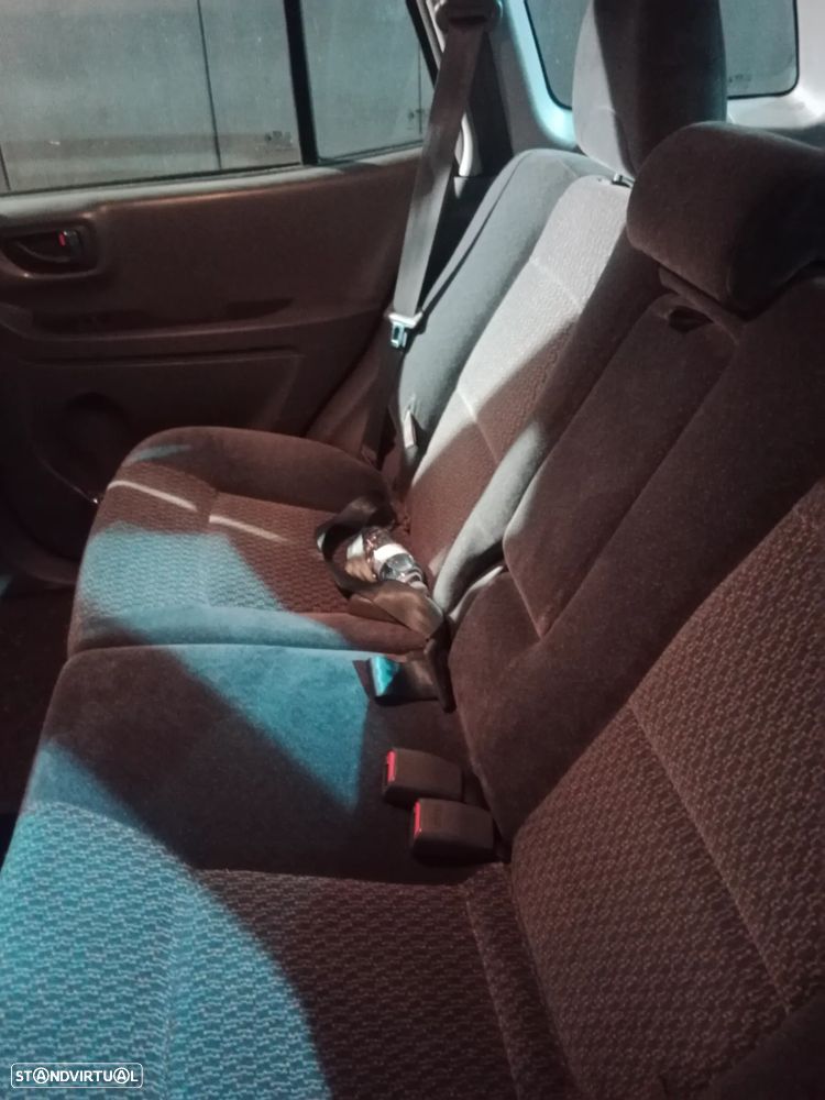 Hyundai Santa Fe 2.0 CRDi Family 4WD - 7