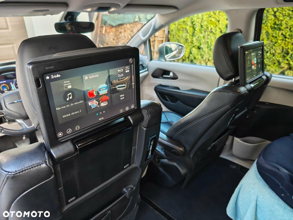 Chrysler Pacifica - 10