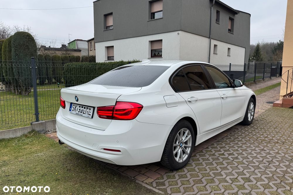 BMW Seria 3 318d Sport Line - 15