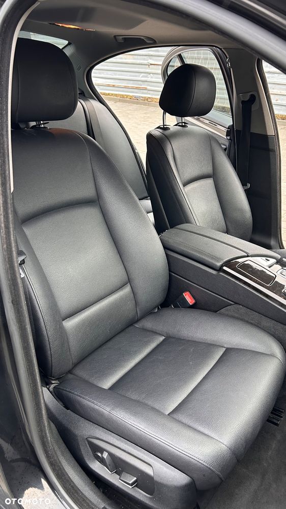 BMW Seria 5 528i Luxury Line - 18