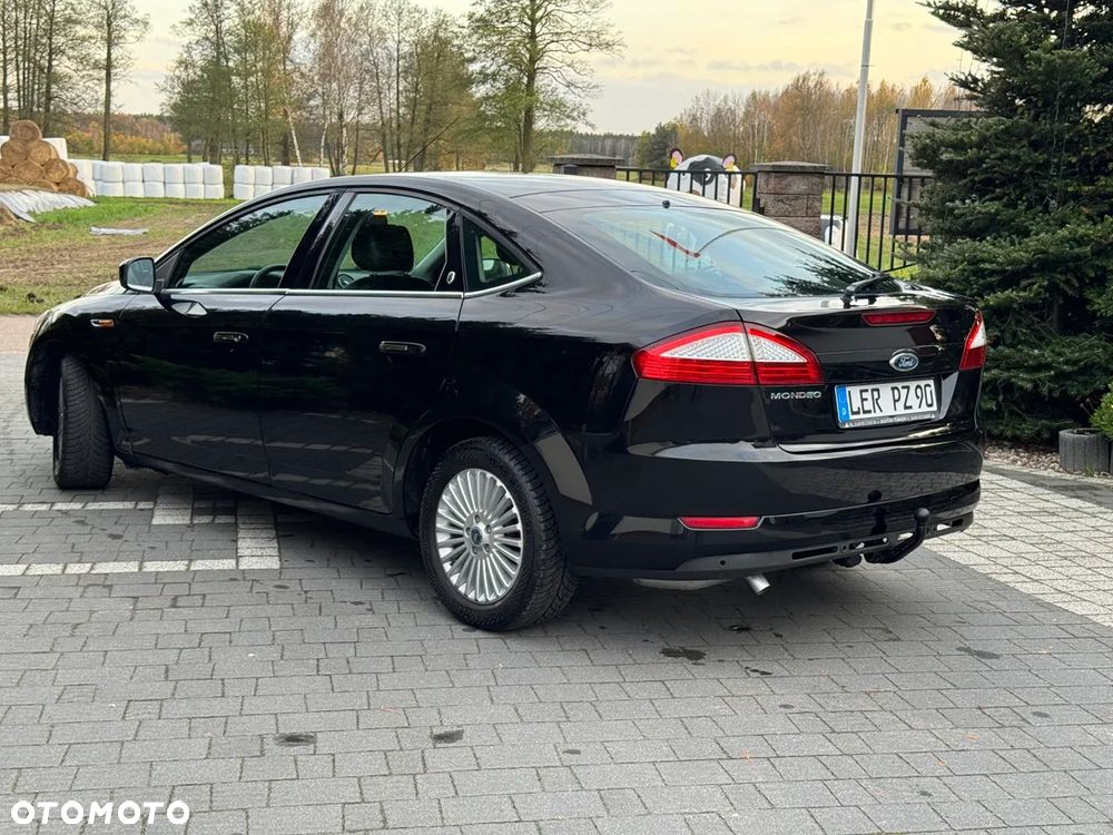 Ford Mondeo 2.0 Ghia - 37
