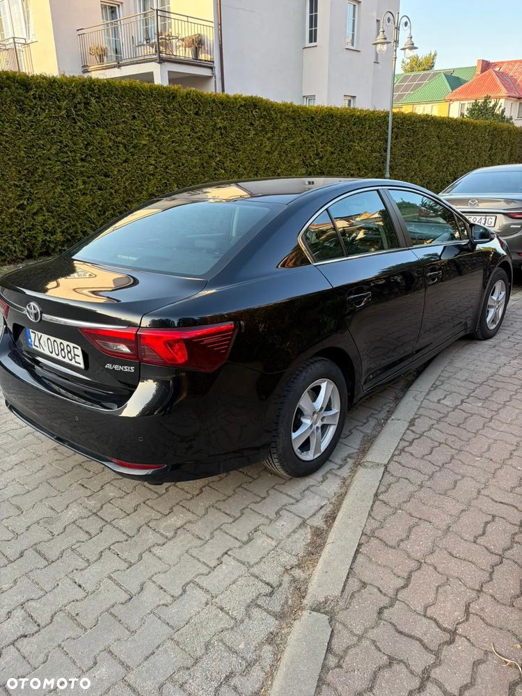 Toyota Avensis 1.6 Active - 12