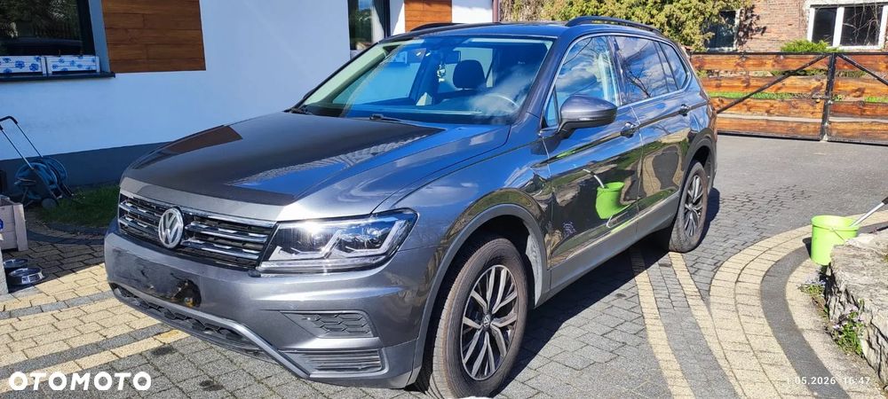 Volkswagen Tiguan - 1