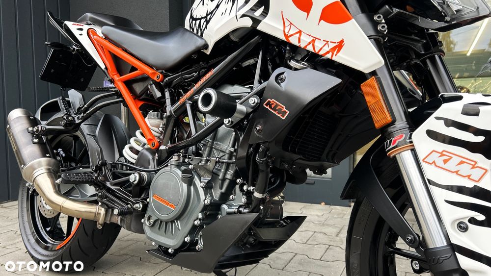 KTM Duke 125 - 32