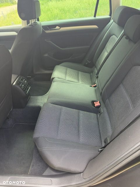Volkswagen Passat 2.0 TDI BMT Comfortline - 11