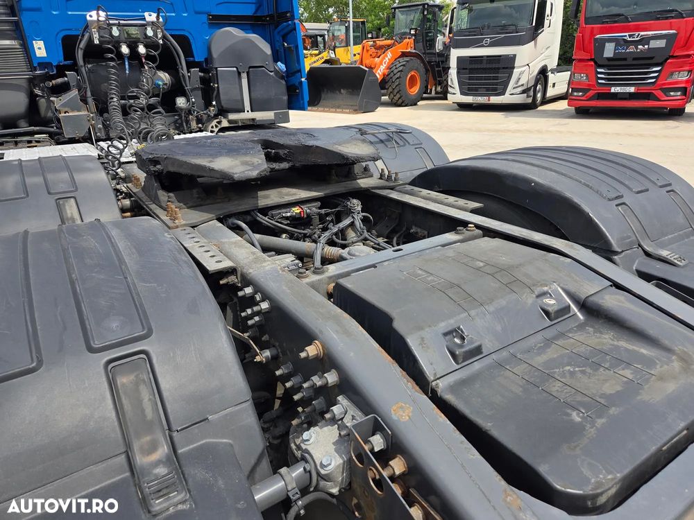 Volvo FH500, 6x2/4-AXA LIFTABILA si VIRATOARE, 500 CP euro 6, 2018, 553.963km, rulat in GERMANIA, Aeropachet, 2 paturi, frigider, 2 girofaruri, 2 rezervoare total 600l, Carte identitate RAR, posibil leasing 2 ani-STARE FOARTE BUNA-PROMOTIE 46.900 EUR+tva - 36