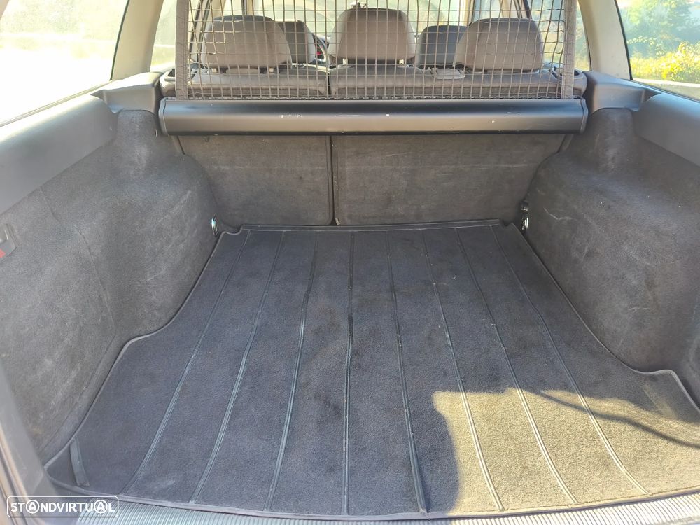 VW Passat Variant 1.9 TDi Comfortline - 5