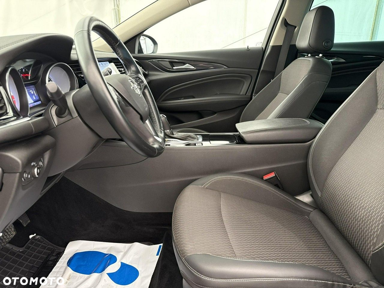 Opel Insignia - 12