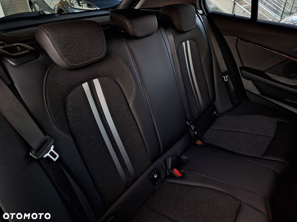 BMW Seria 1 118i Sport Line - 22