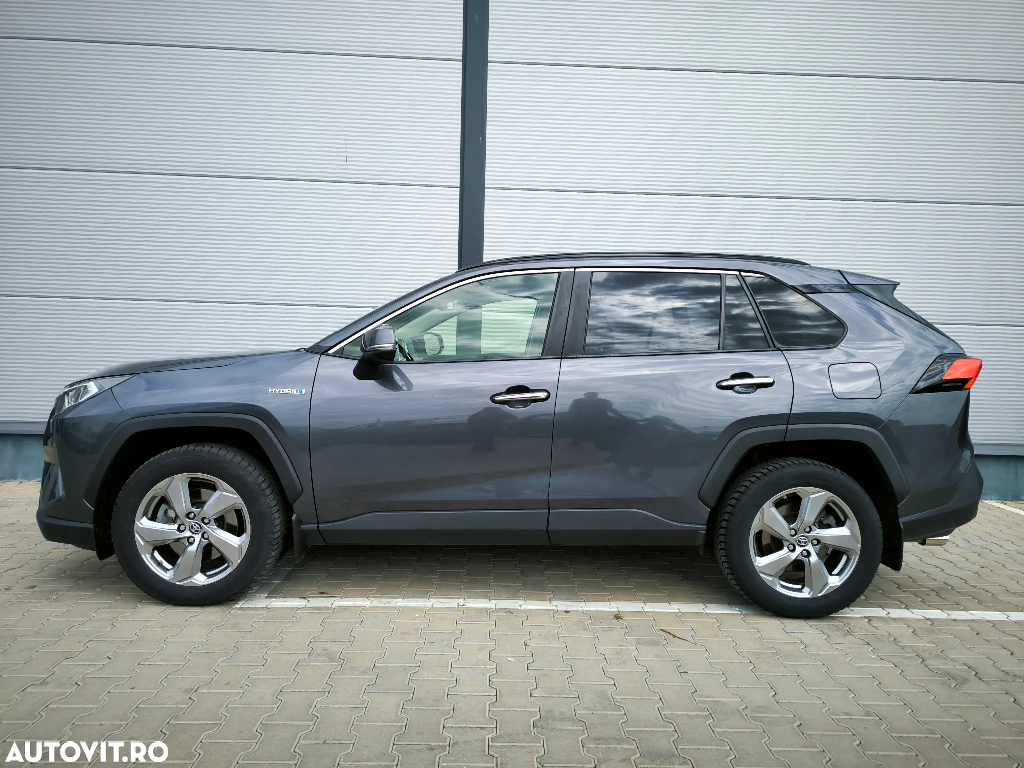 Toyota RAV4 2.5 Hybrid VVT-iE 4x4 Luxury - 2