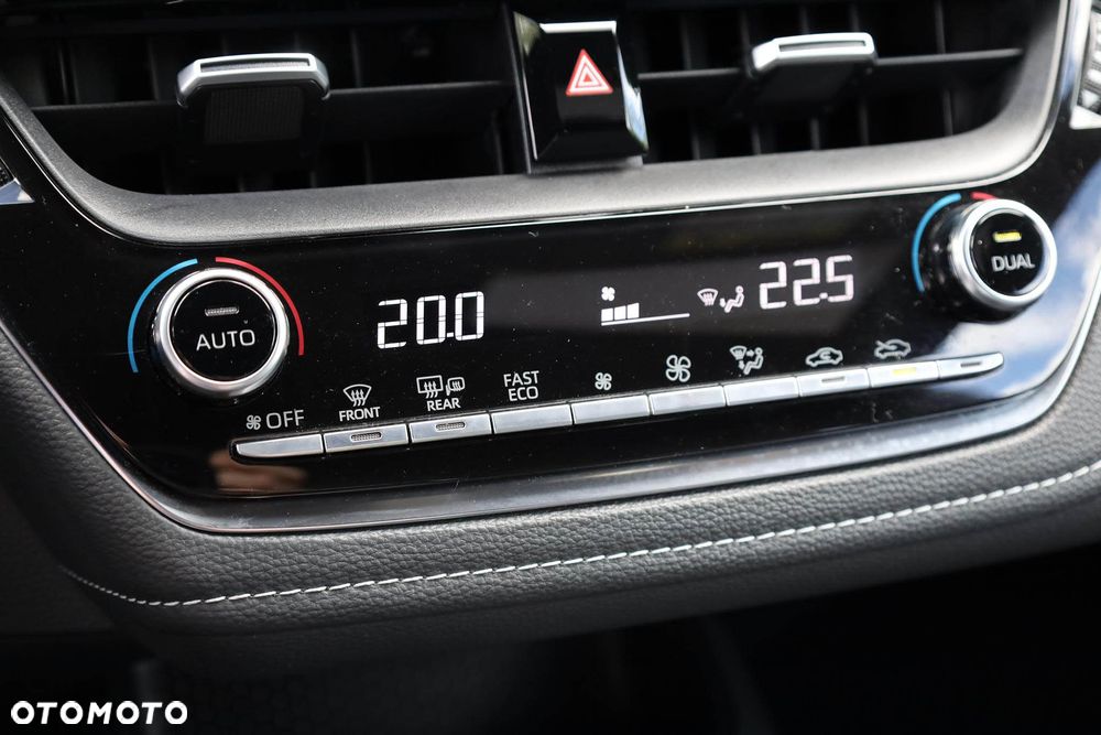 Toyota Corolla 1.8 Hybrid Comfort - 23