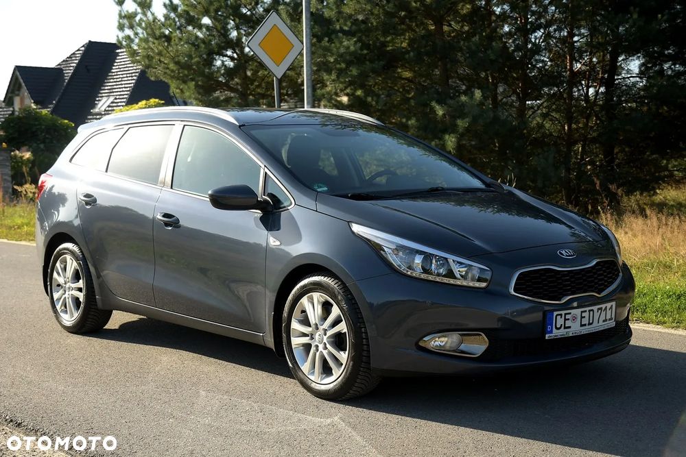 Kia Ceed - 10