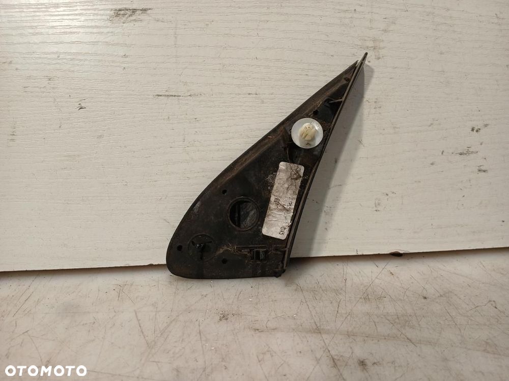 TRÓJKĄT ZAŚLEPKA BŁOTNIKA PRAWY TOYOTA COROLLA E12 3004-704 - 2