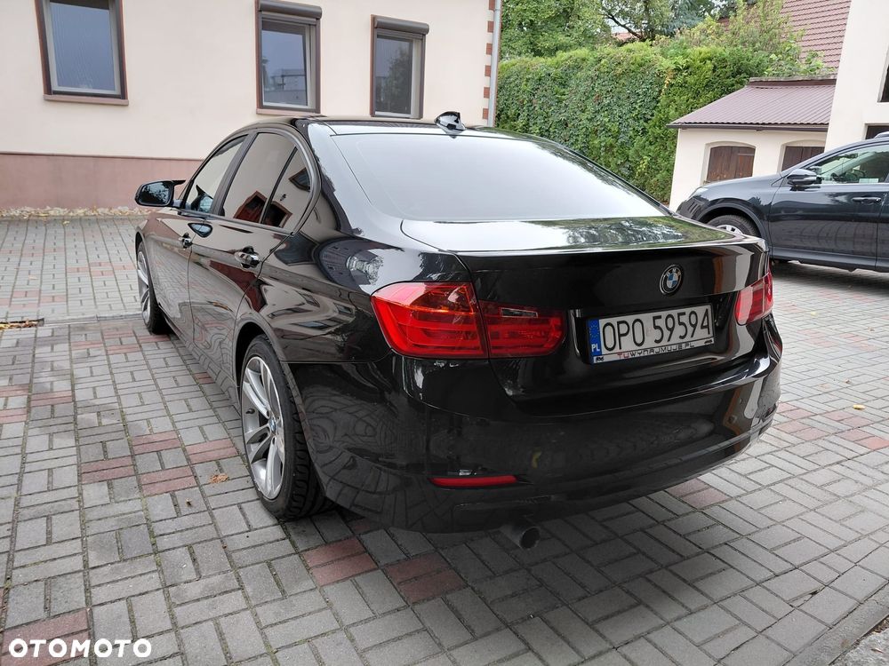 BMW Seria 3 318d Sport Line - 5