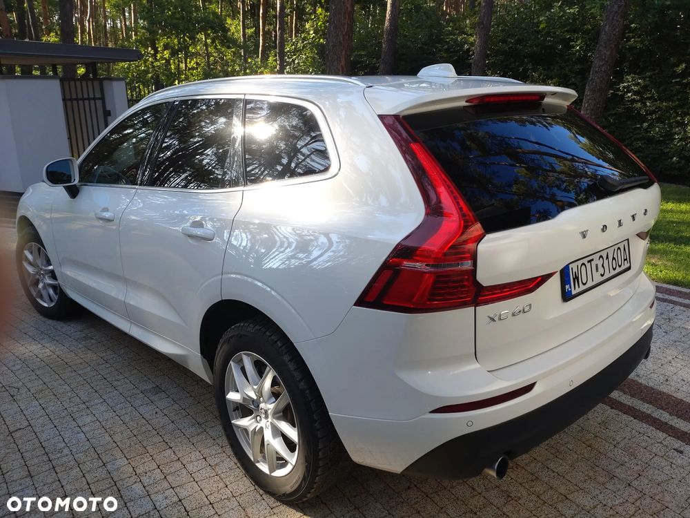 Volvo XC 60 T5 AWD Momentum - 2