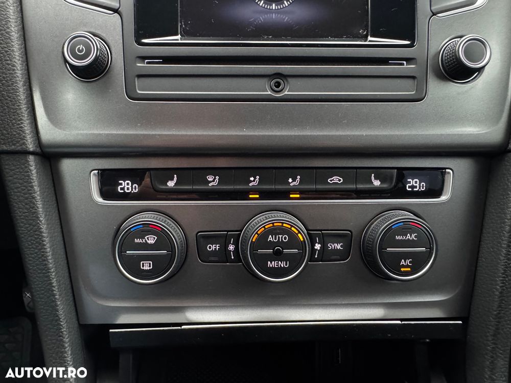 Volkswagen Golf 1.6 TDI DPF Comfortline - 21