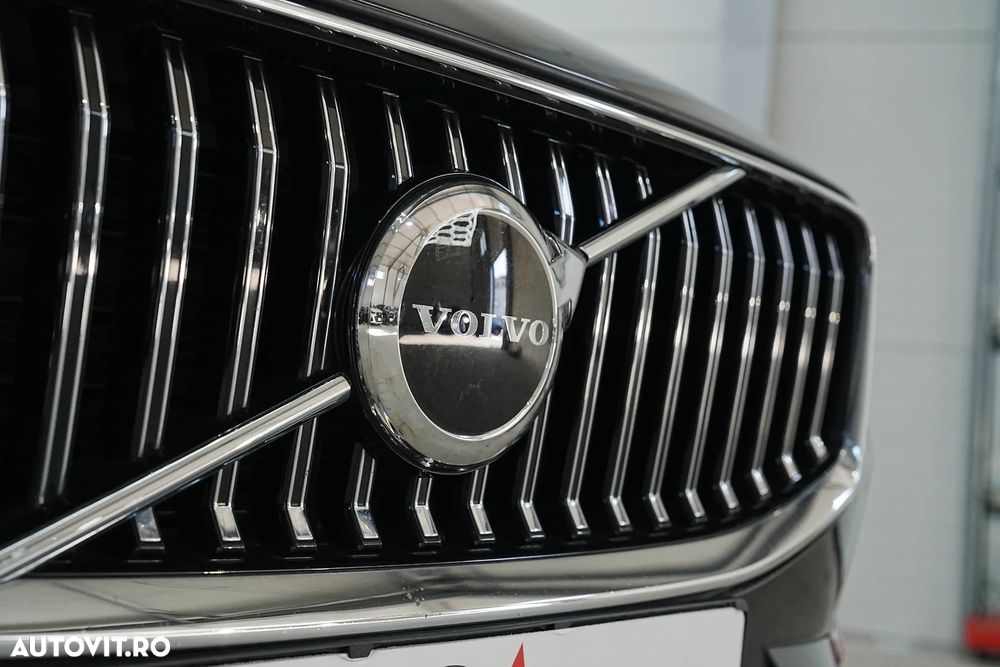 Volvo XC 60 Recharge T6 AWD AT Core - 37