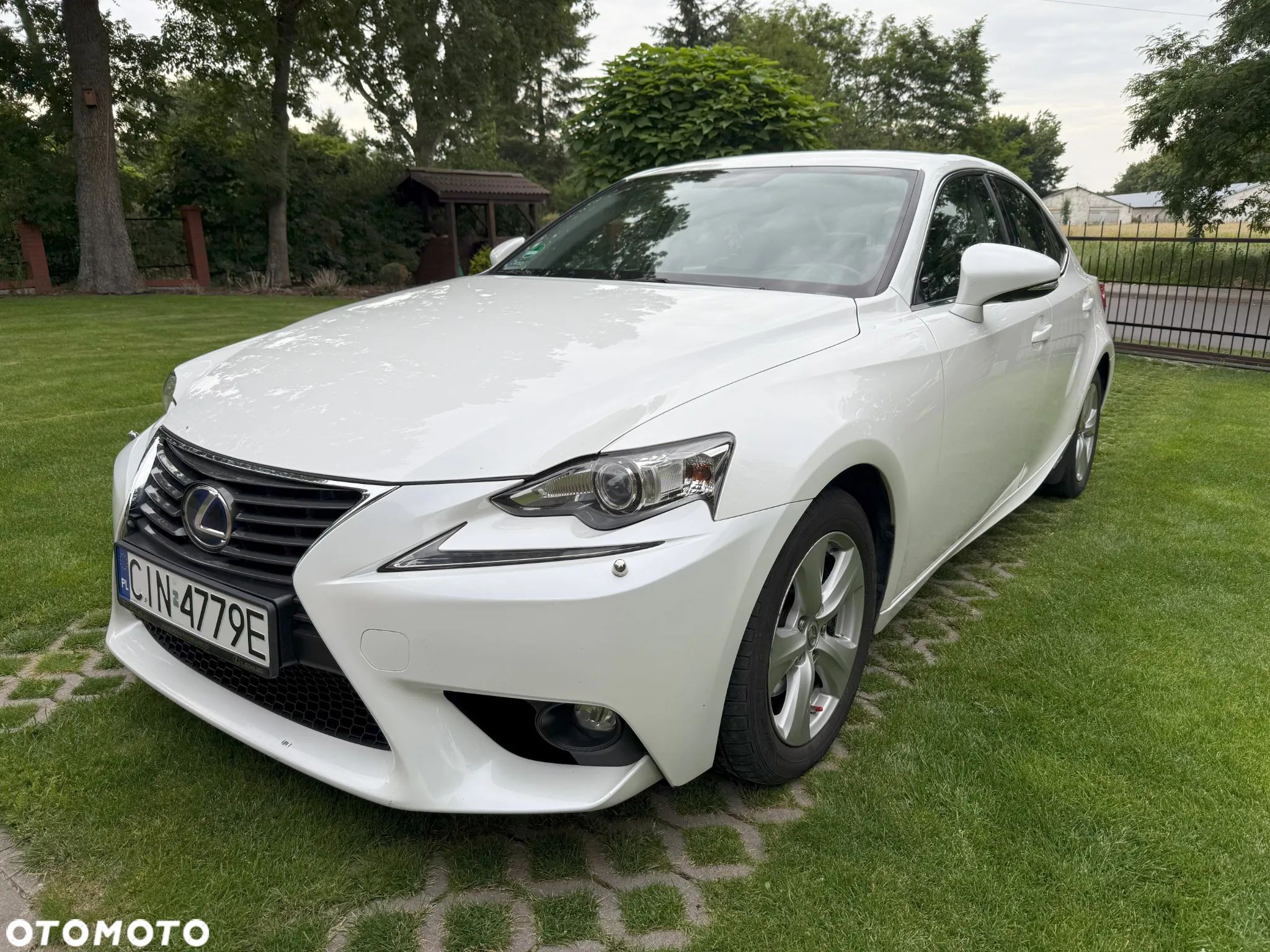 Lexus IS 300h Elite - 1