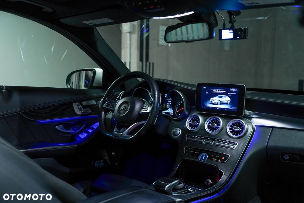 Mercedes-Benz Klasa C 300 T 7G-TRONIC AMG Line - 2
