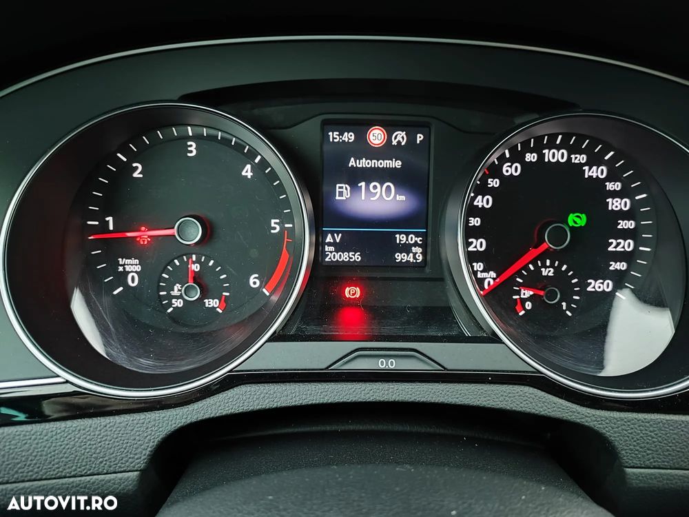 Volkswagen Passat Variant 2.0 TDI SCR DSG Business - 15