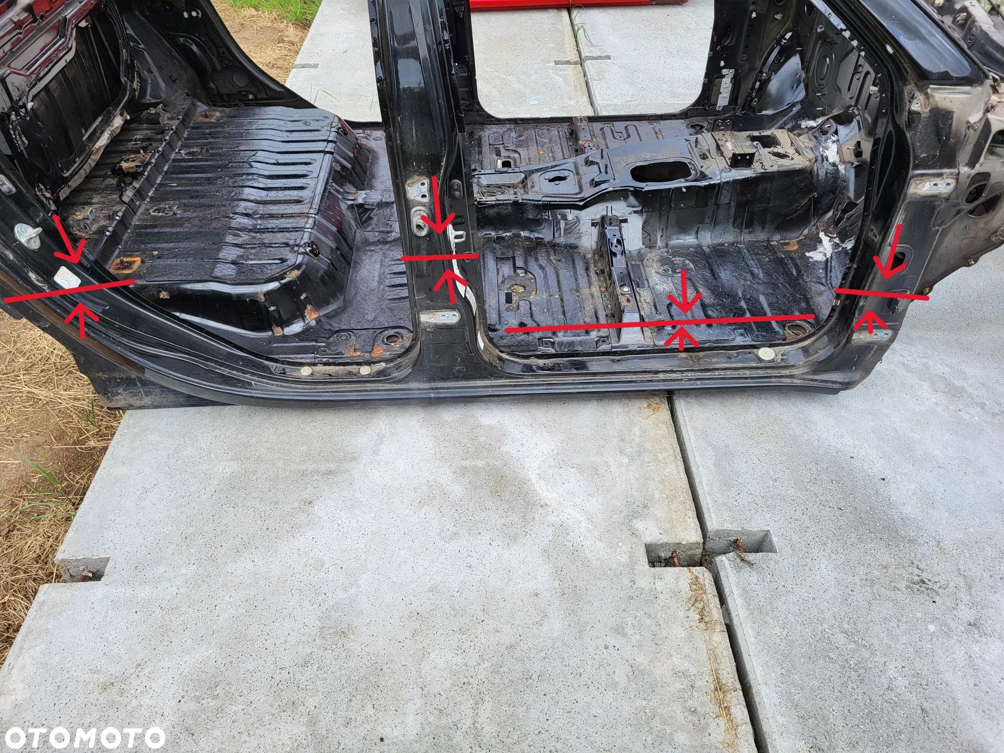 Mitsubishi L200 IV Próg Słupek Lewy Prawy - 1